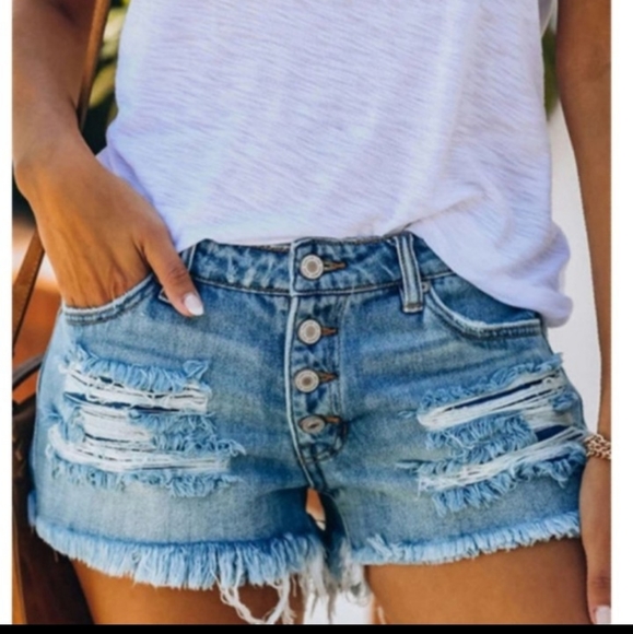 Pants - 💋HP💋NEW Button Fly Distressed Jean Shorts Sz M
